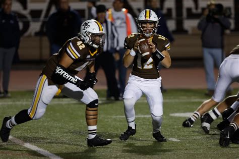 High school football: St. Francis throws first punch, but Helix-La Mesa responds and rolls to win